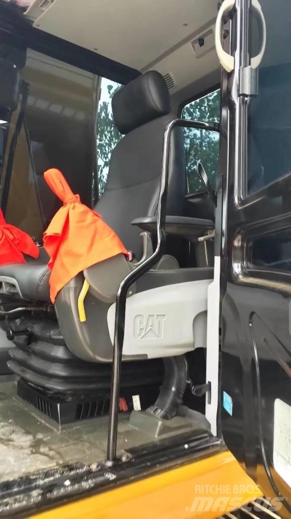 CAT 320D2 Kāpurķēžu ekskavatori