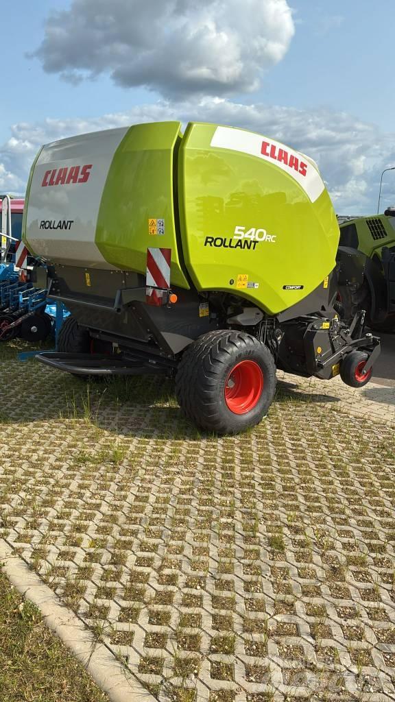 CLAAS Rollant 540 RC Rituļu preses