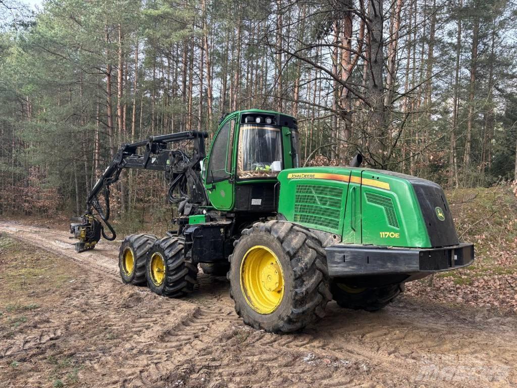John Deere 1170 E Harvesteri