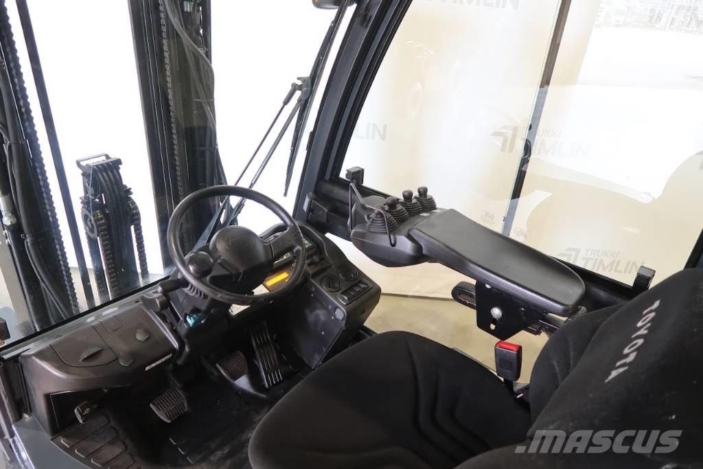 Toyota 52-8FDF25 Tehnika ar dīzeļa dzinēju