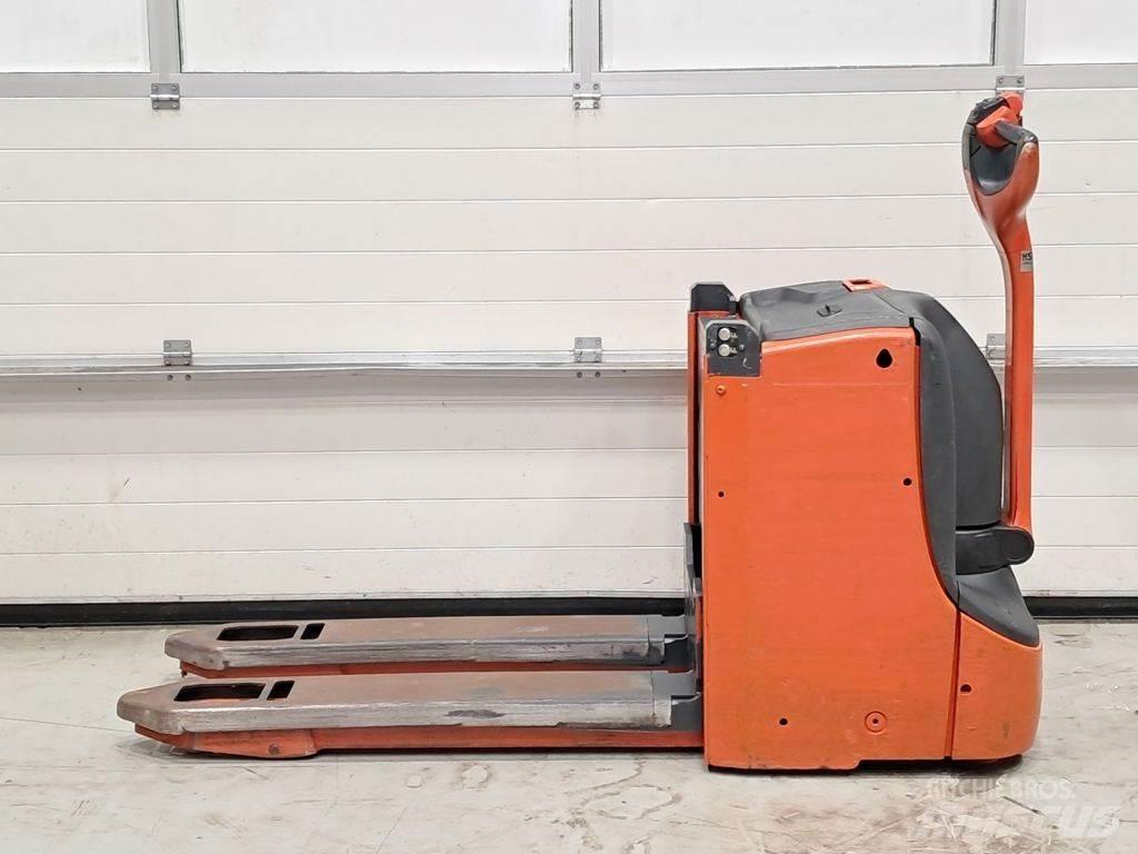 Linde T16L Zemie palešu pacēlāji