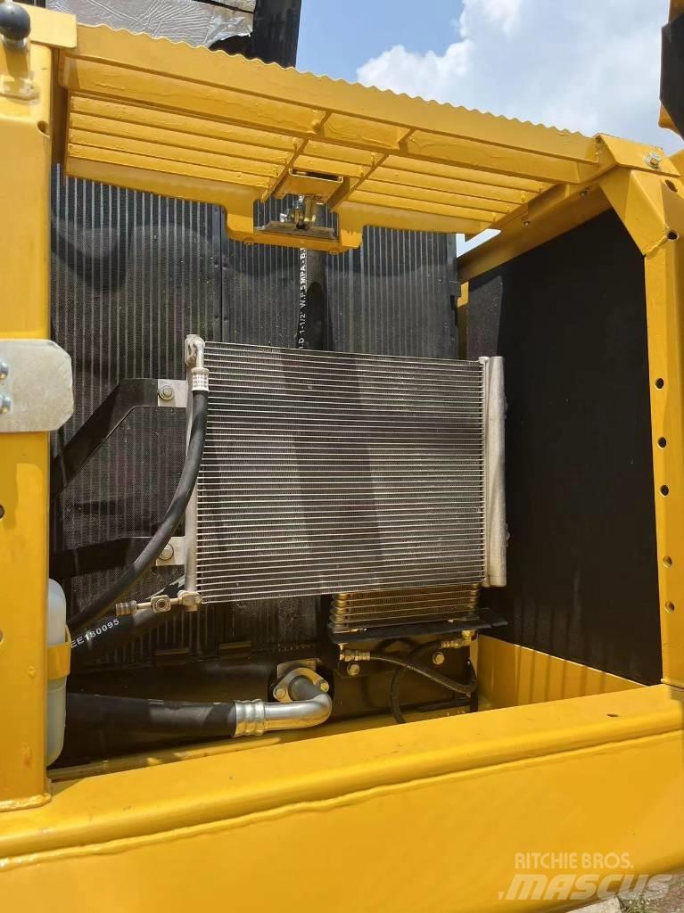 Komatsu PC 240-8 Kāpurķēžu ekskavatori