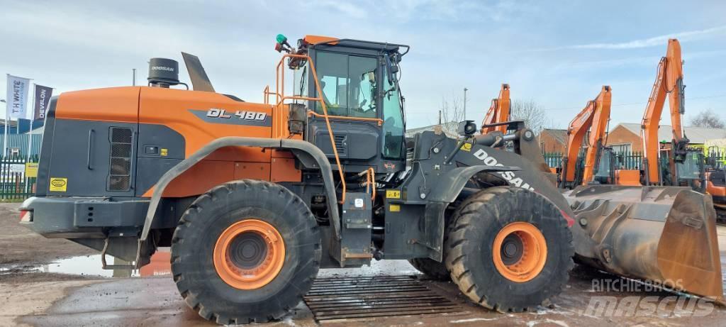 Doosan DL 480-7 Ekskavatori uz riteņiem