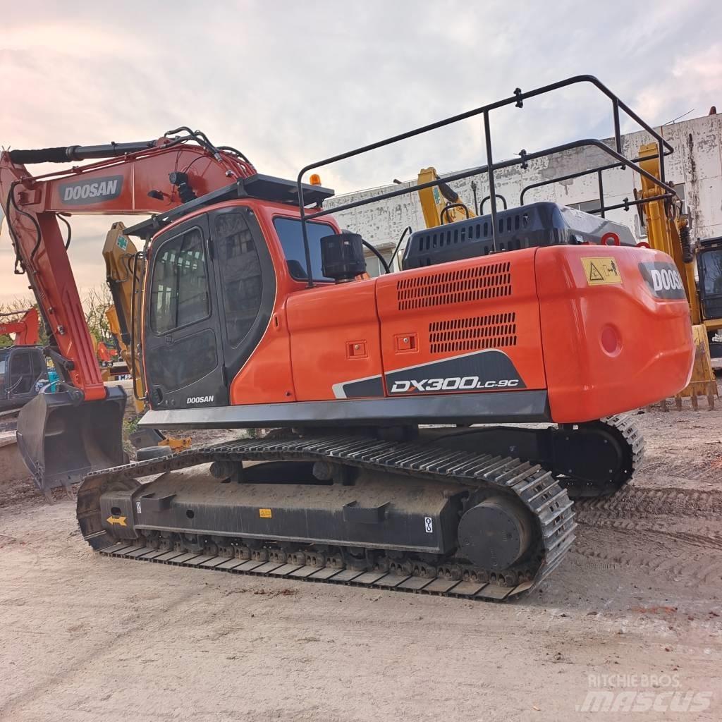 Doosan DX 300 LC Kāpurķēžu ekskavatori
