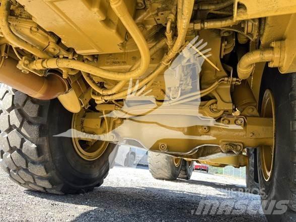 CAT 725 Ūdens mašīnas