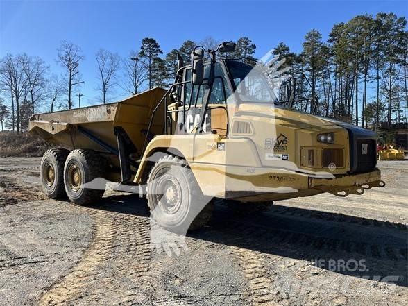 CAT 725C2 Artikulētie pašizgāzēji