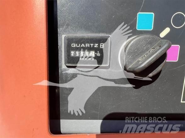 JLG 450AJ Strēles pacēlāji