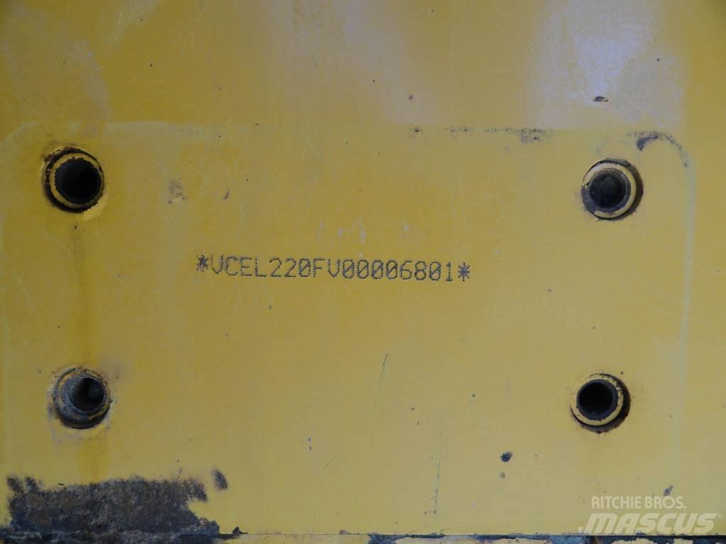 Volvo L 220 F Iekrāvēji uz riteņiem