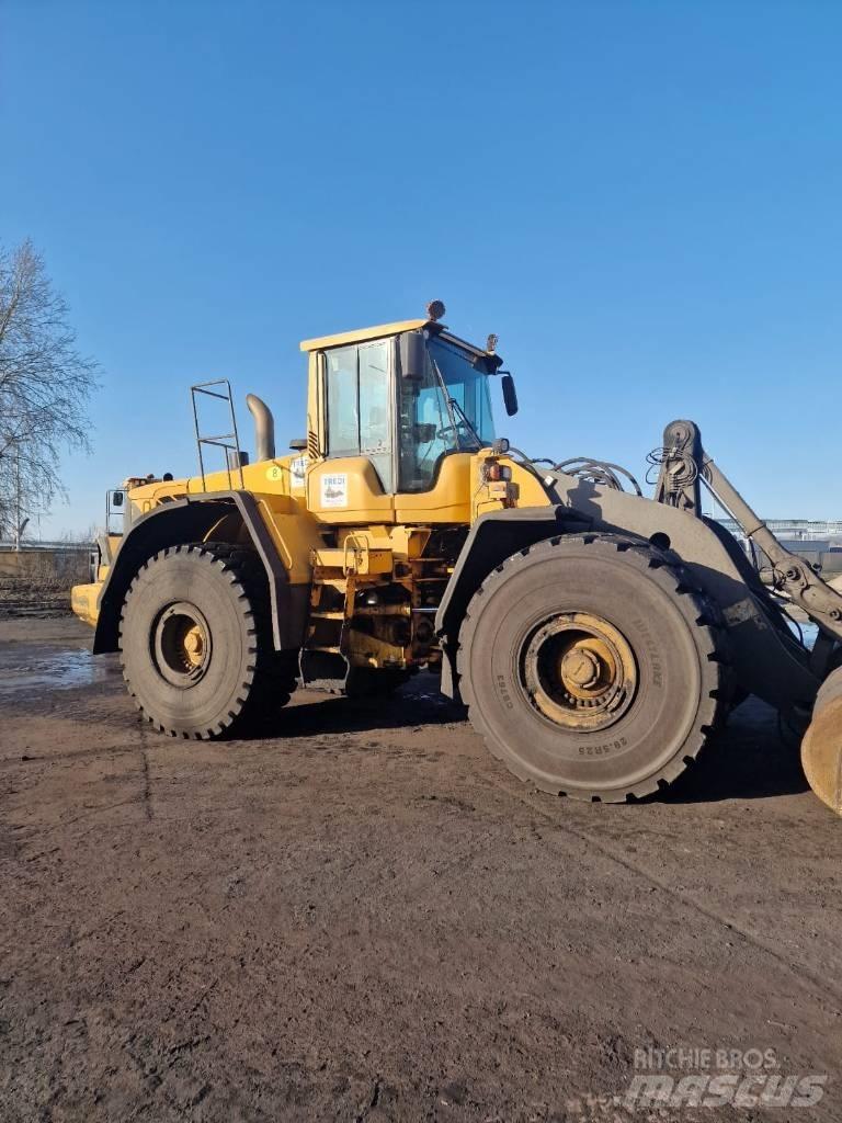 Volvo L 220 F Iekrāvēji uz riteņiem