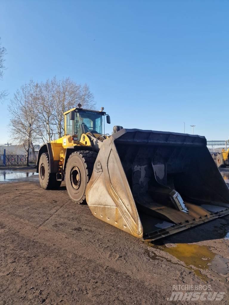 Volvo L 220 F Iekrāvēji uz riteņiem