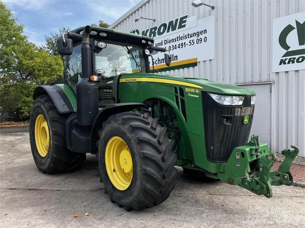 John Deere 8335R Traktori