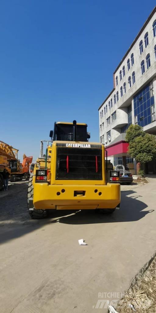 CAT 966 L Iekrāvēji uz riteņiem