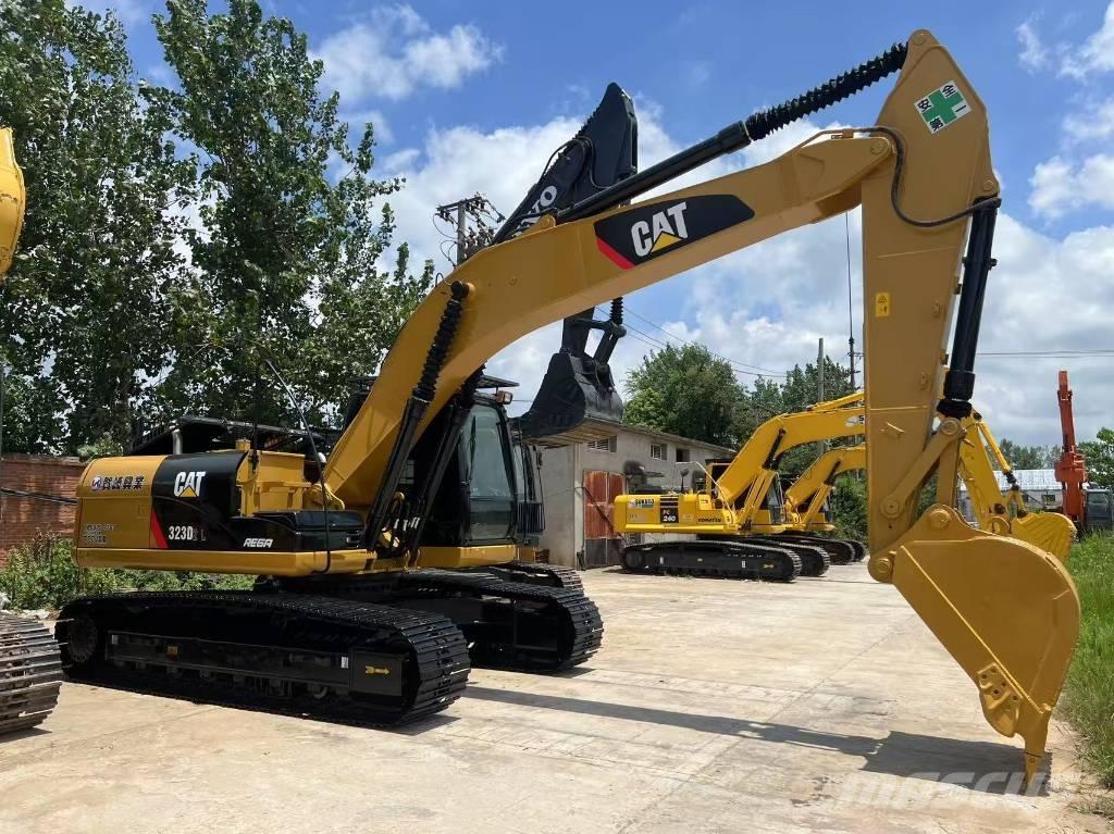 CAT 323d2l Vidēja lieluma ekskavatori 7 t - 12 t