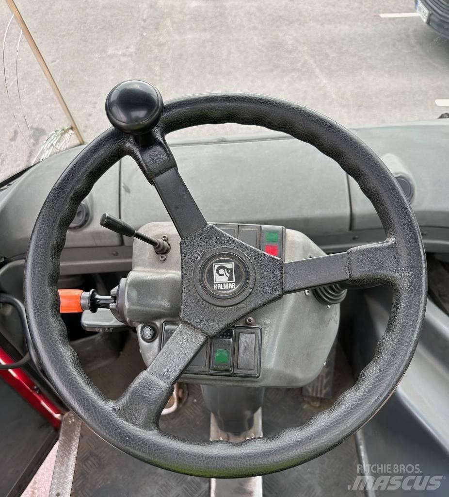 Kalmar TR 618 i Terminālie traktori
