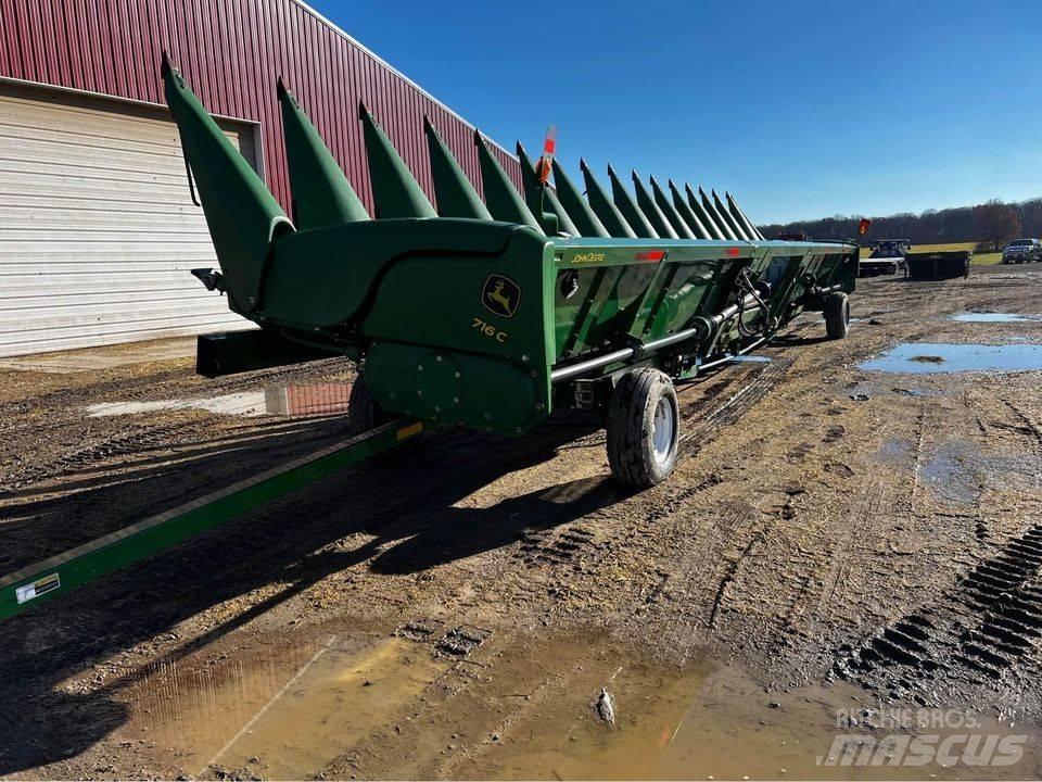 John Deere 716c Ražas novākšanas galvas