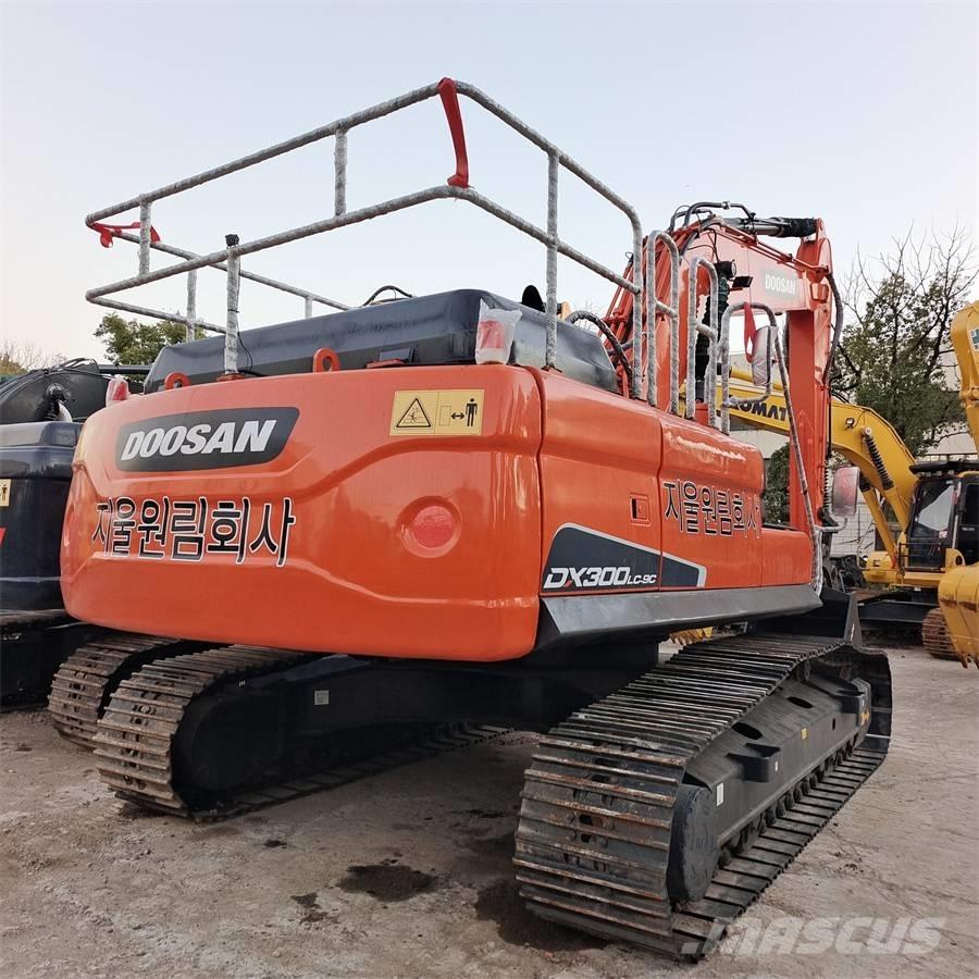 Doosan DX300LC-9C Kāpurķēžu ekskavatori