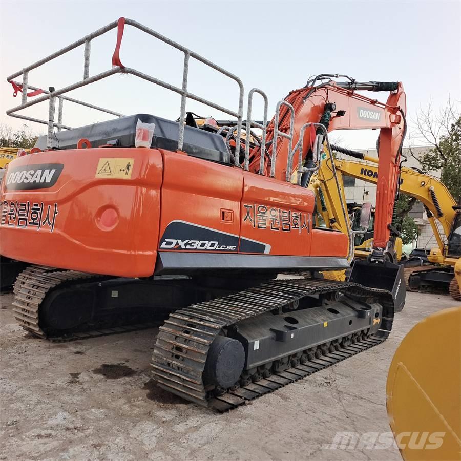 Doosan DX300LC-9C Kāpurķēžu ekskavatori
