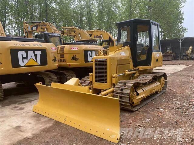 CAT D5G Kāpurķēžu buldozeri