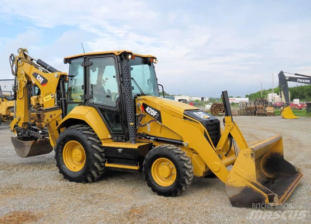 CAT 420F2 Ekskavatori-iekrāvēji