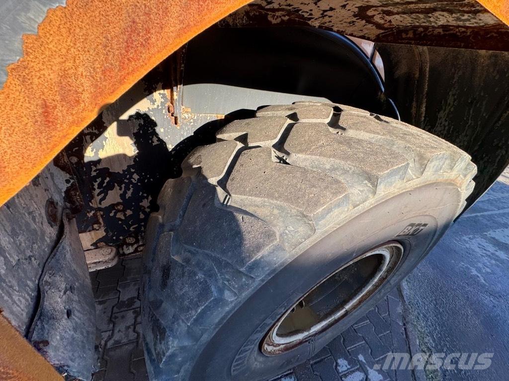 CASE 921 G Iekrāvēji uz riteņiem