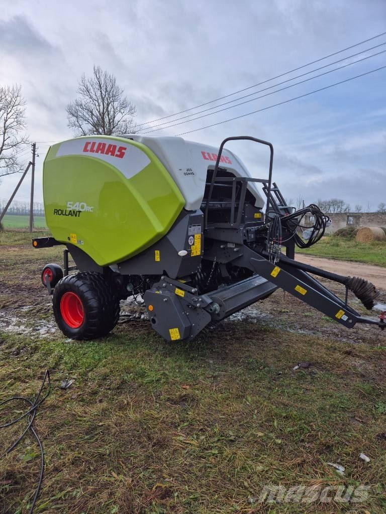 CLAAS Rollant 540 RC Rituļu preses