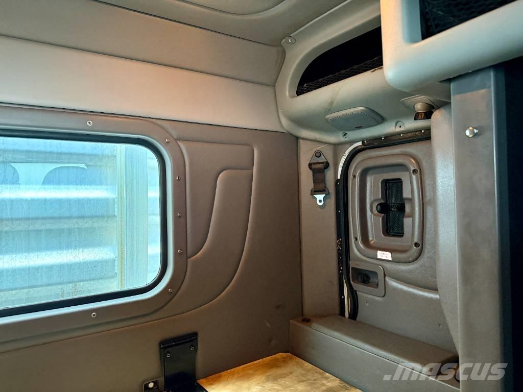 Peterbilt 388 Vilcēji