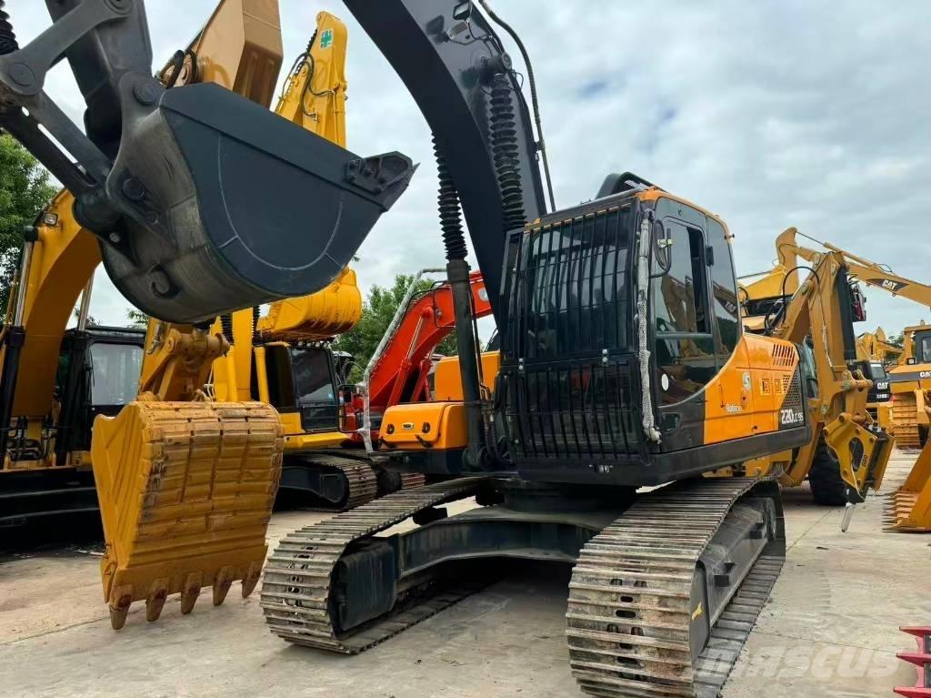Hyundai R220LC-9S Kāpurķēžu ekskavatori