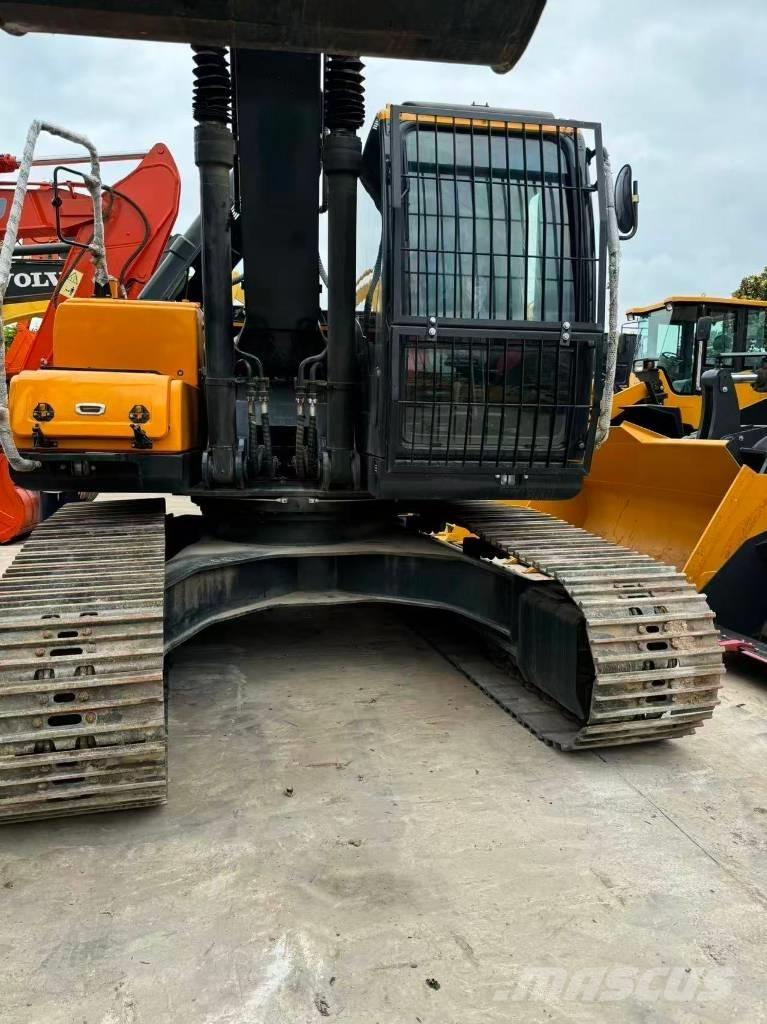 Hyundai R220LC-9S Kāpurķēžu ekskavatori