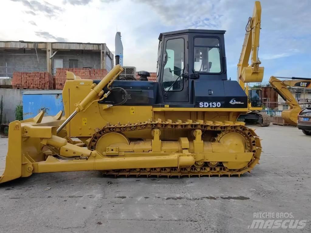 Shantui SD13 Kāpurķēžu buldozeri