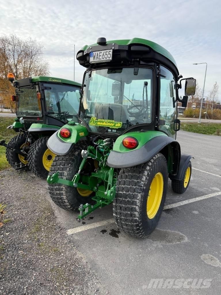 John Deere 3046 R Kompaktie traktori