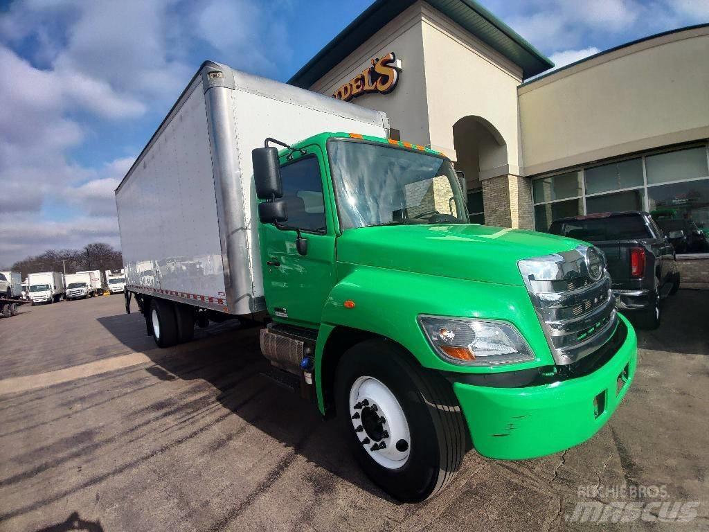 Hino 338 Furgons