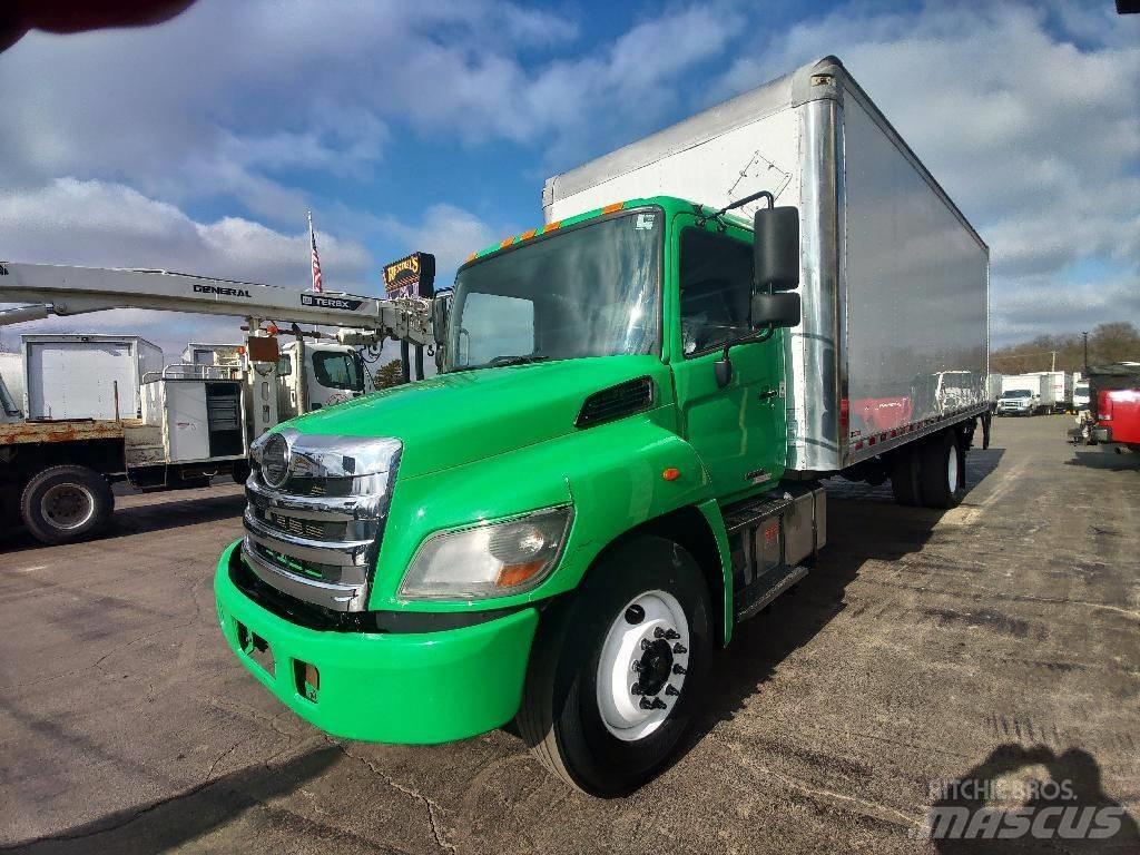 Hino 338 Furgons