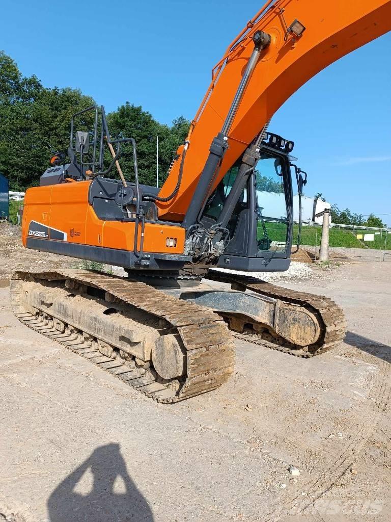 Doosan DX 225 LC-5 Kāpurķēžu ekskavatori