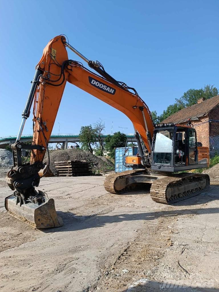 Doosan DX 225 LC-5 Kāpurķēžu ekskavatori