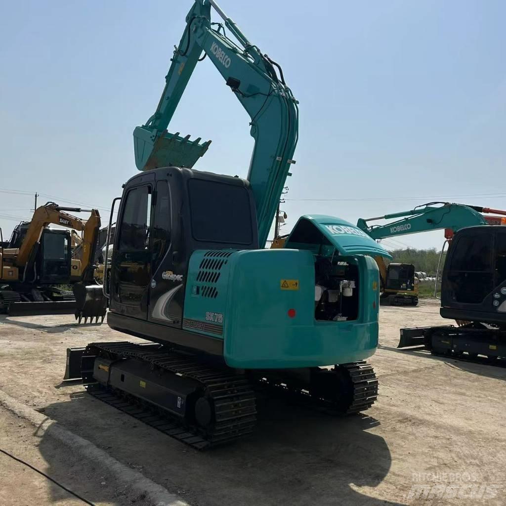 Kobelco 75 Kāpurķēžu ekskavatori
