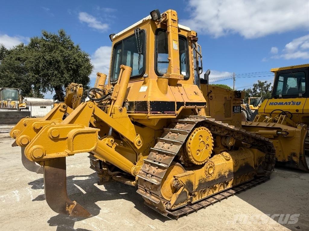 CAT D 5 H Kāpurķēžu buldozeri