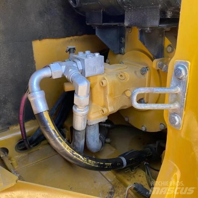 CAT 307E Kāpurķēžu ekskavatori