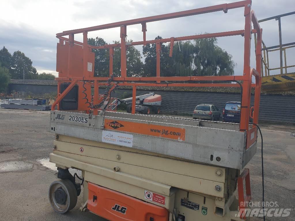 JLG 2030 ES Šķerveida pacēlāji