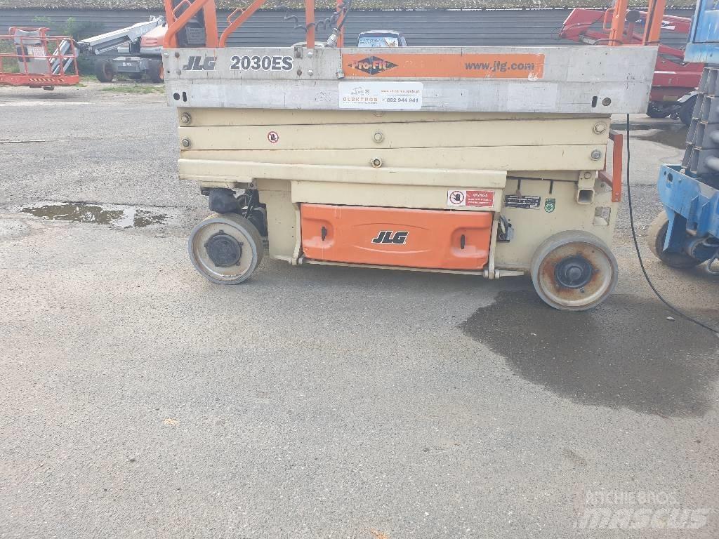 JLG 2030 ES Šķerveida pacēlāji
