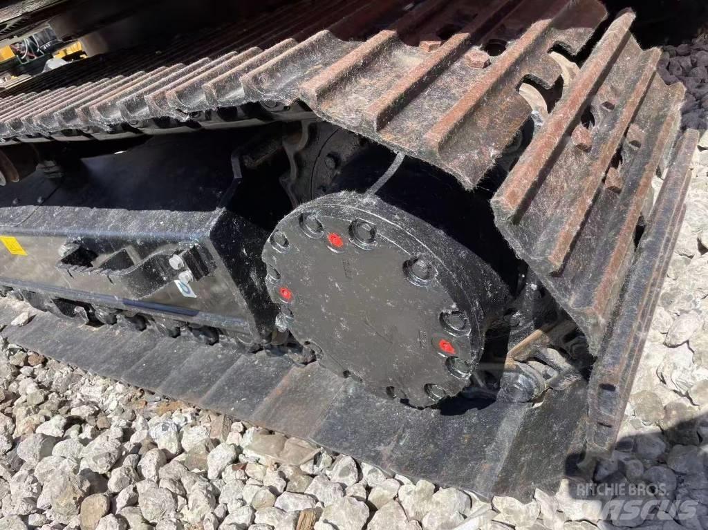 Hitachi 120 Kāpurķēžu ekskavatori