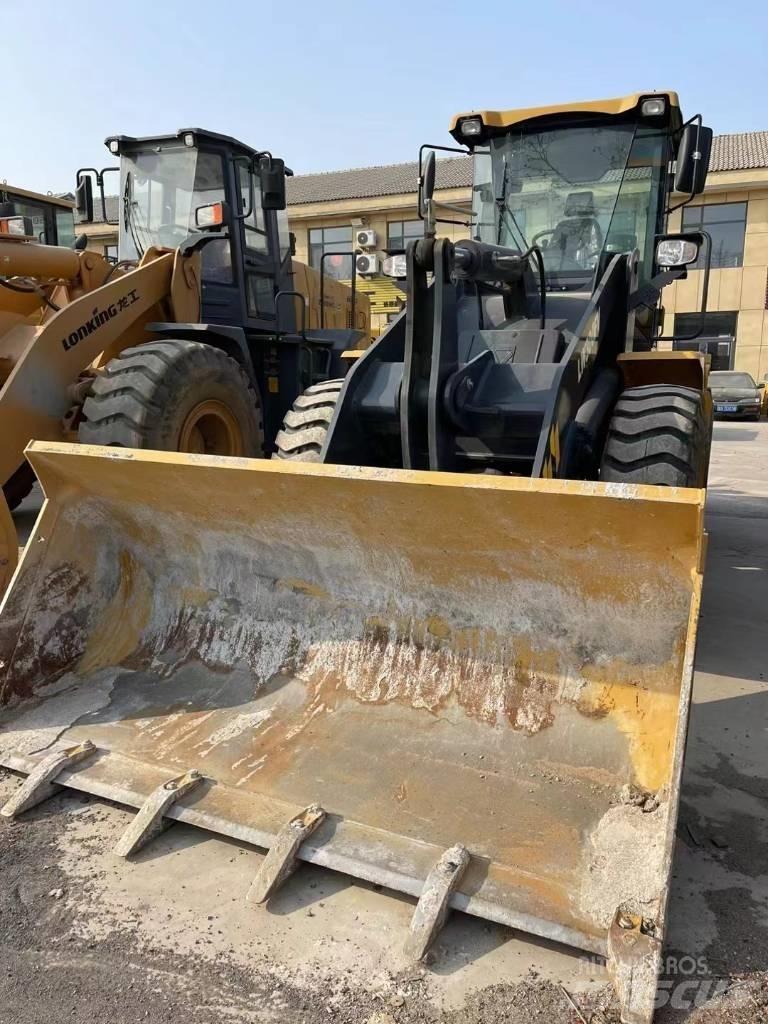 XCMG LW 300 FV Iekrāvēji uz riteņiem