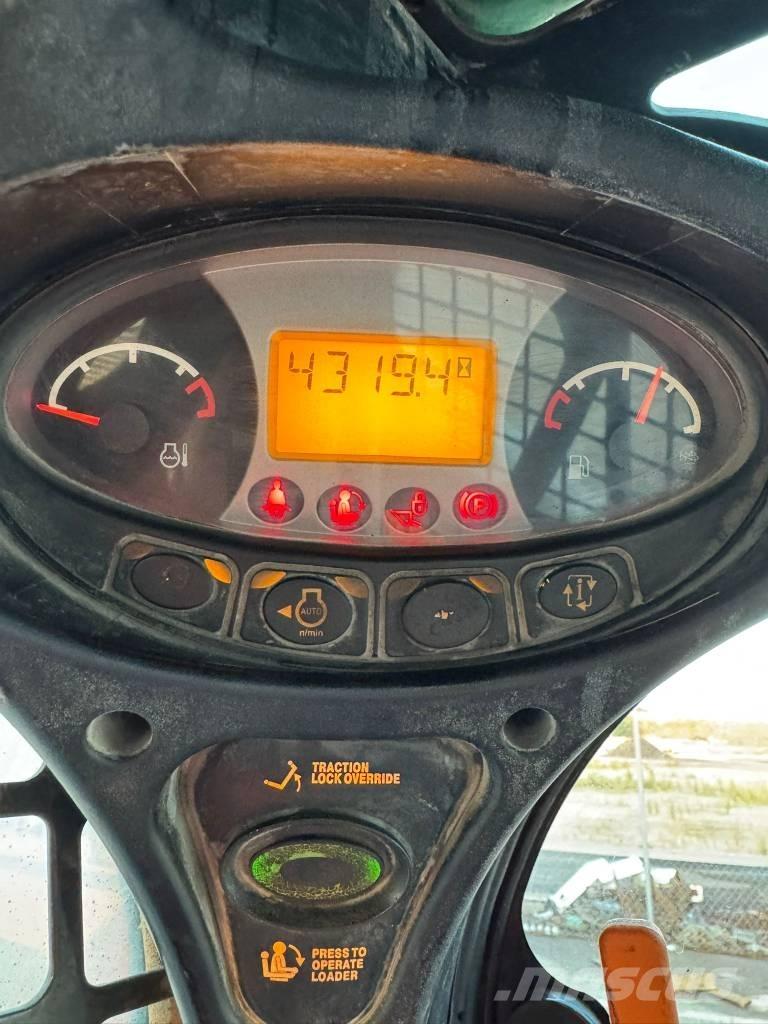 Bobcat S570 Lietoti riteņu kompaktiekrāvēji