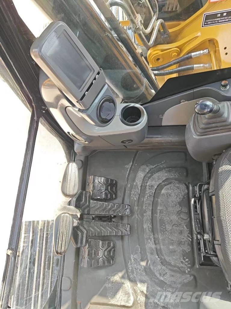 CAT 320 D2 Kāpurķēžu ekskavatori