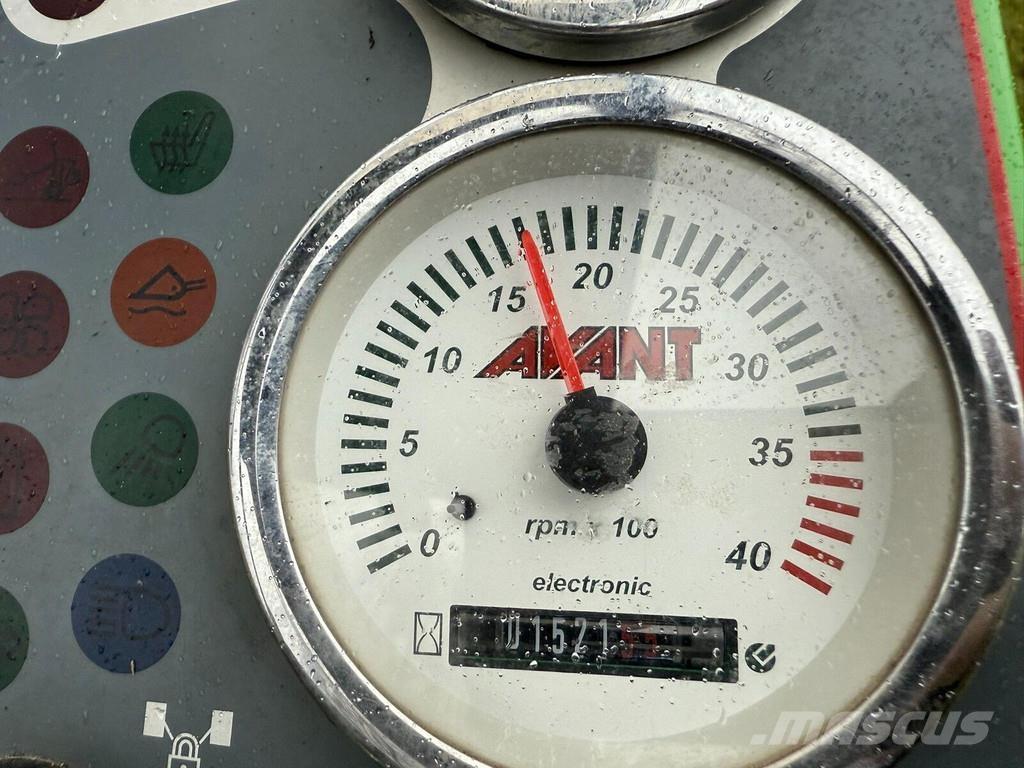 Avant 635 Iekrāvēji uz riteņiem