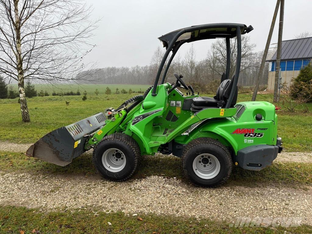 Avant 635 Iekrāvēji uz riteņiem