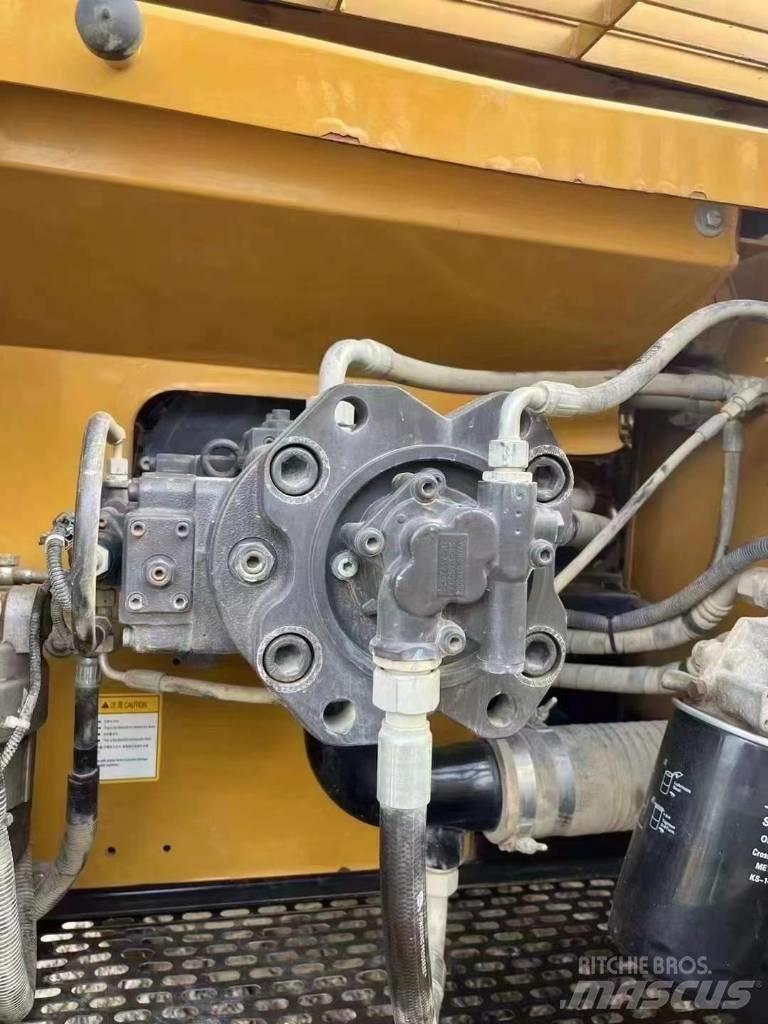 Sany SY 215 C-pro Kāpurķēžu ekskavatori