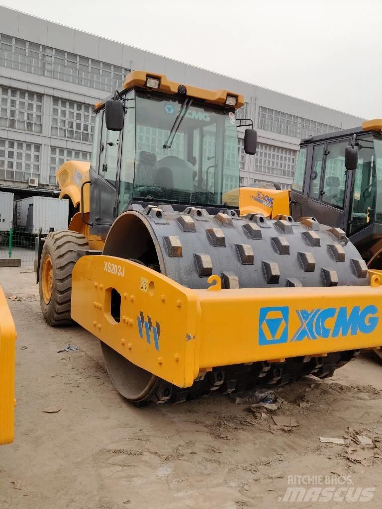 XCMG XS 203 J Vienvalča grunts veltņi