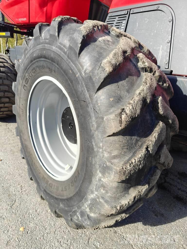 Komatsu 951 Harvesteri