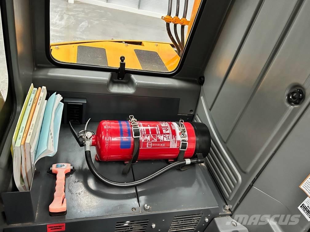 Kato CR-130Ri Visurgājēji celtņi