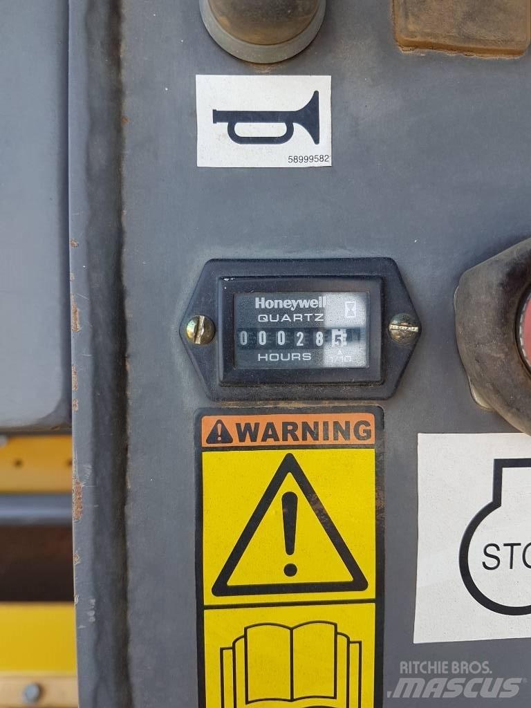 Volvo DD100 Divvalču grunts veltņi